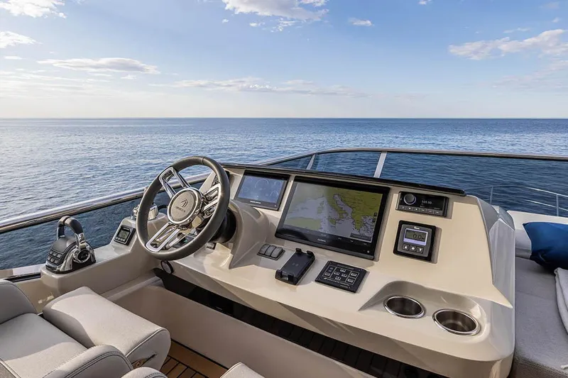  Yacht Photos Pics Manufacturer Provided Image