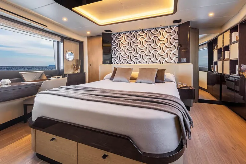  Yacht Photos Pics Manufacturer Provided Image