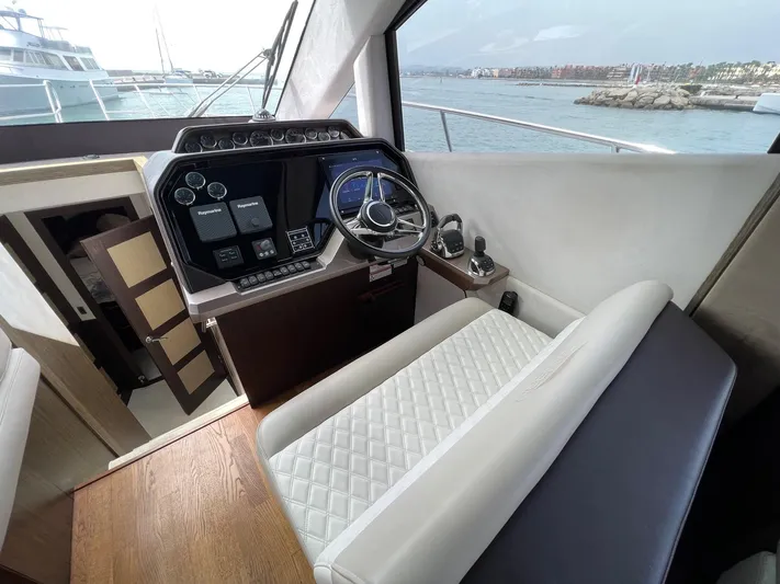  Yacht Photos Pics Galeon 510 Skydeck