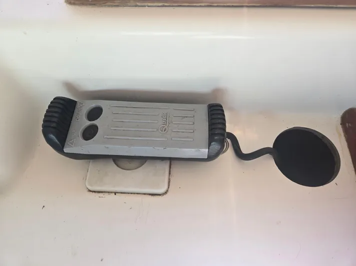 2nd Wind Yacht Photos Pics 