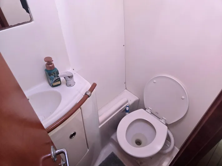 2nd Wind Yacht Photos Pics 