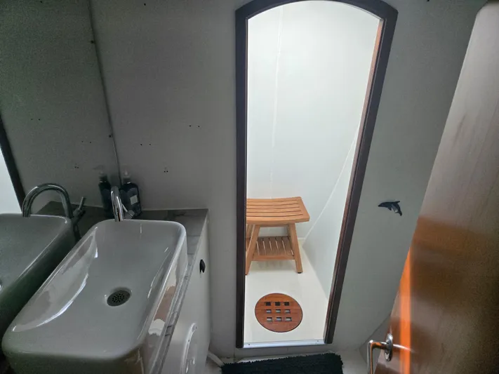 2nd Wind Yacht Photos Pics 