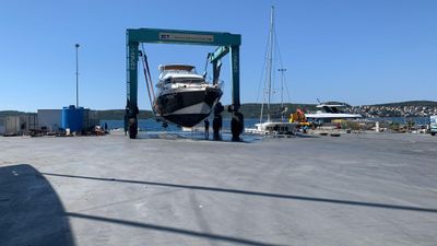 Yacht