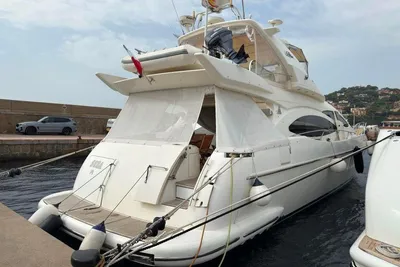 2002 Azimut 68 Plus