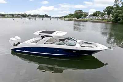 Sea Ray SLX 350 Outboard