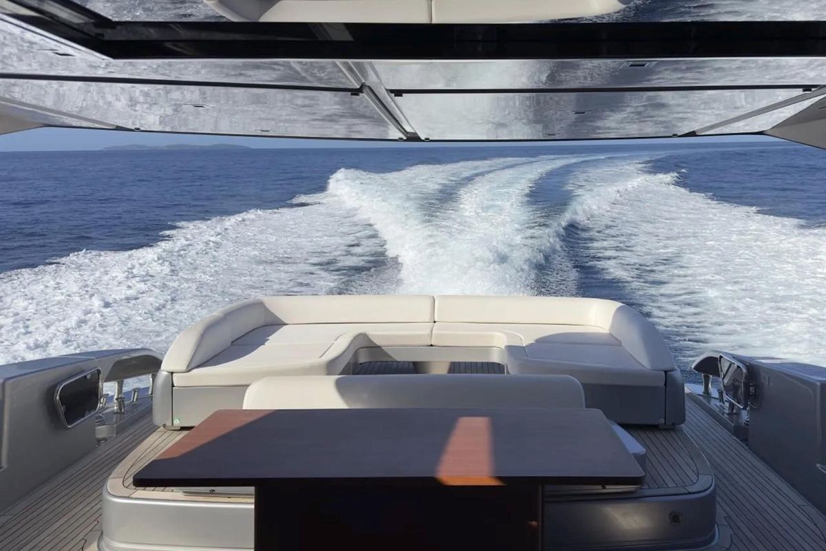 2018 Riva 87 