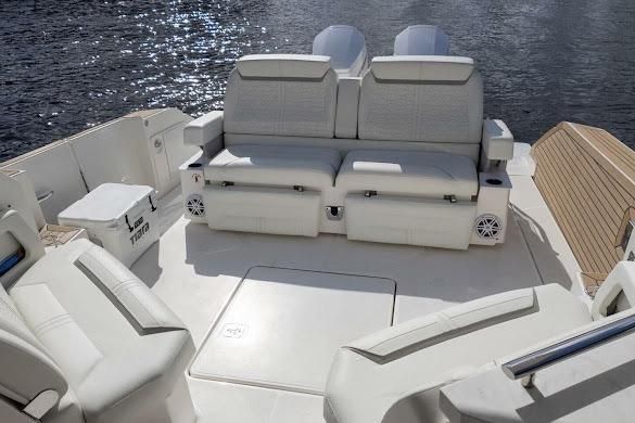 2022 Tiara Sport 43 
