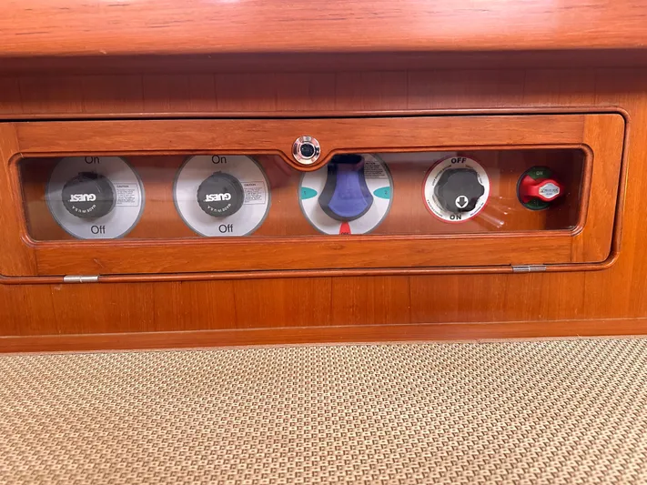 Andiamo Yacht Photos Pics 