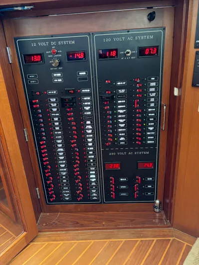 Andiamo Yacht Photos Pics 