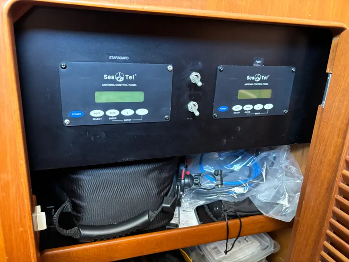 Andiamo Yacht Photos Pics 