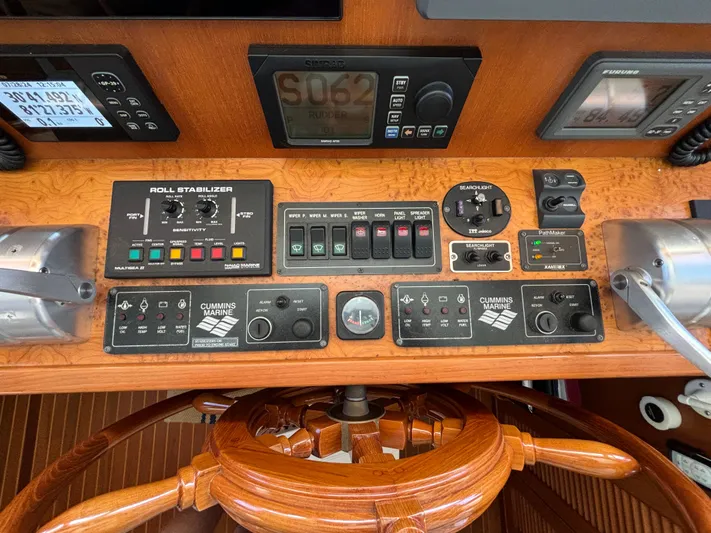 Andiamo Yacht Photos Pics 