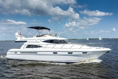 2005 Sealine T52