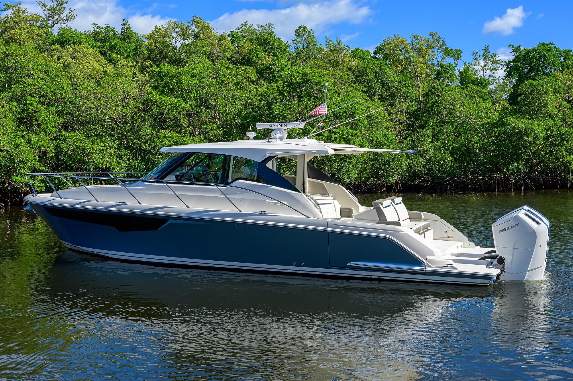 2022 Tiara Yachts 43 LE