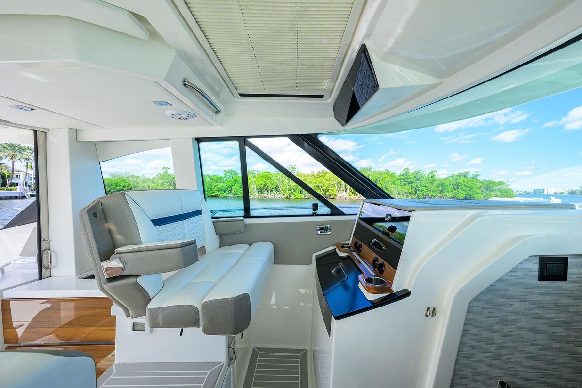 2022 Tiara Yachts 43 