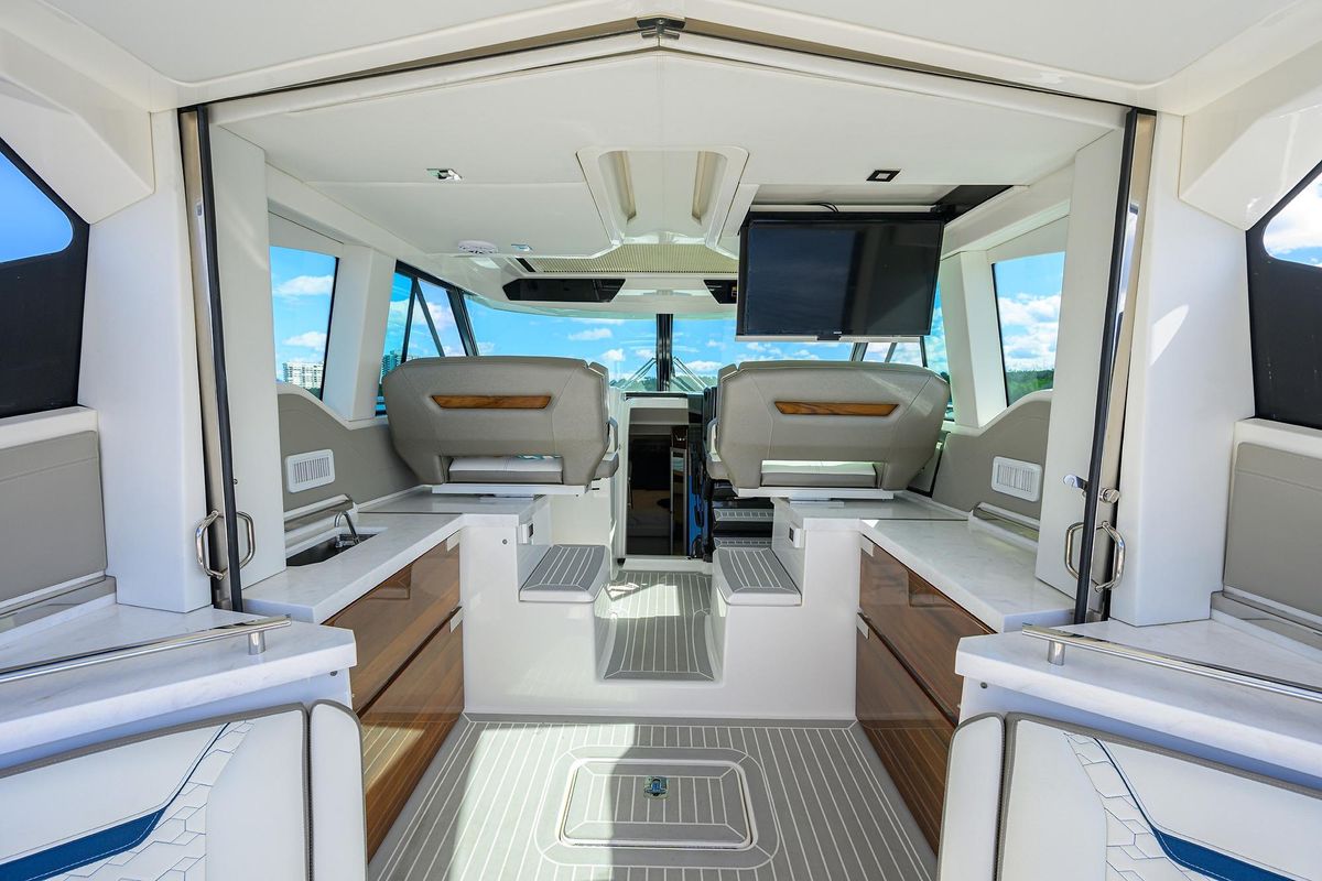 2022 Tiara Yachts 43 