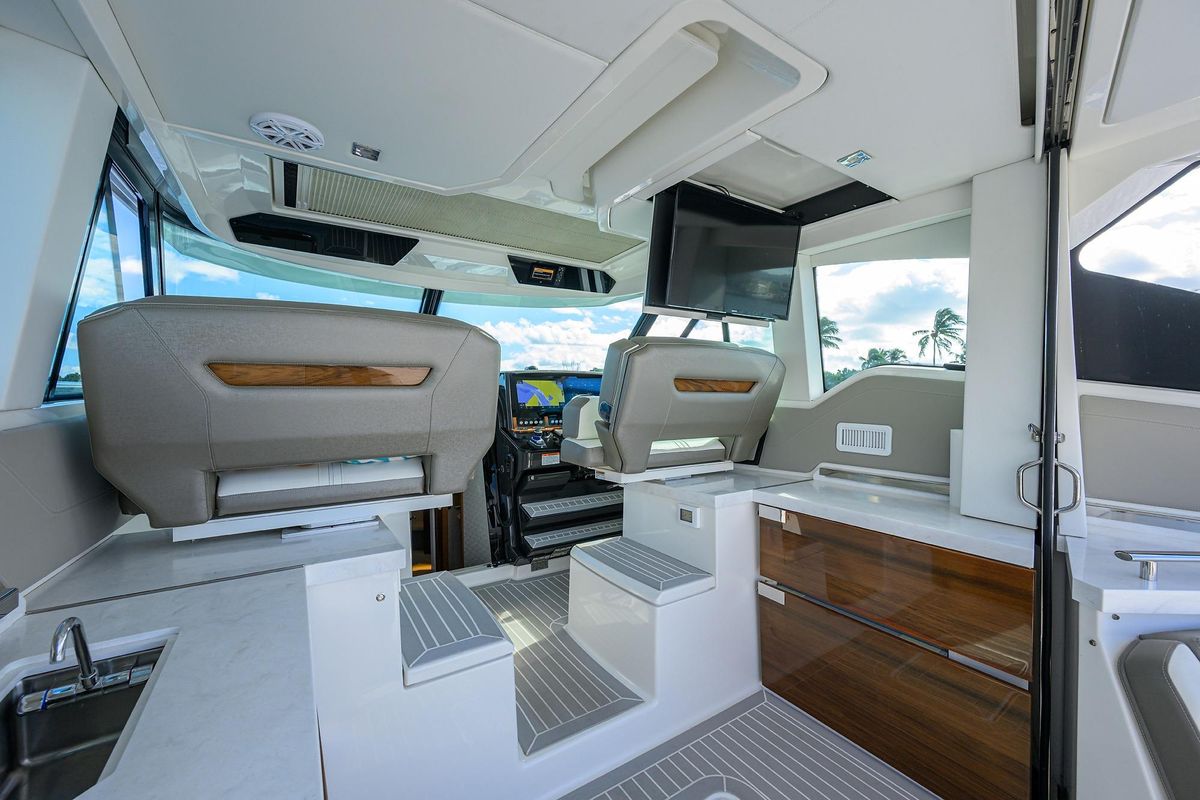 2022 Tiara Yachts 43 