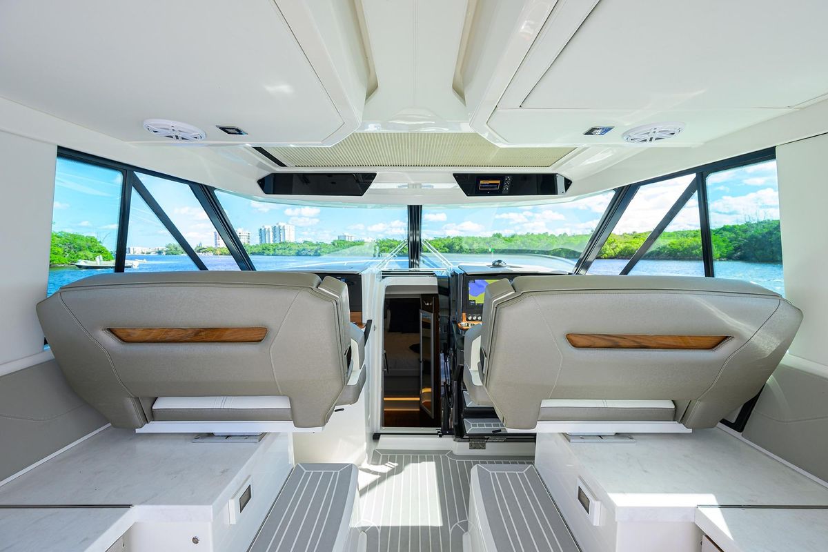 2022 Tiara Yachts 43 