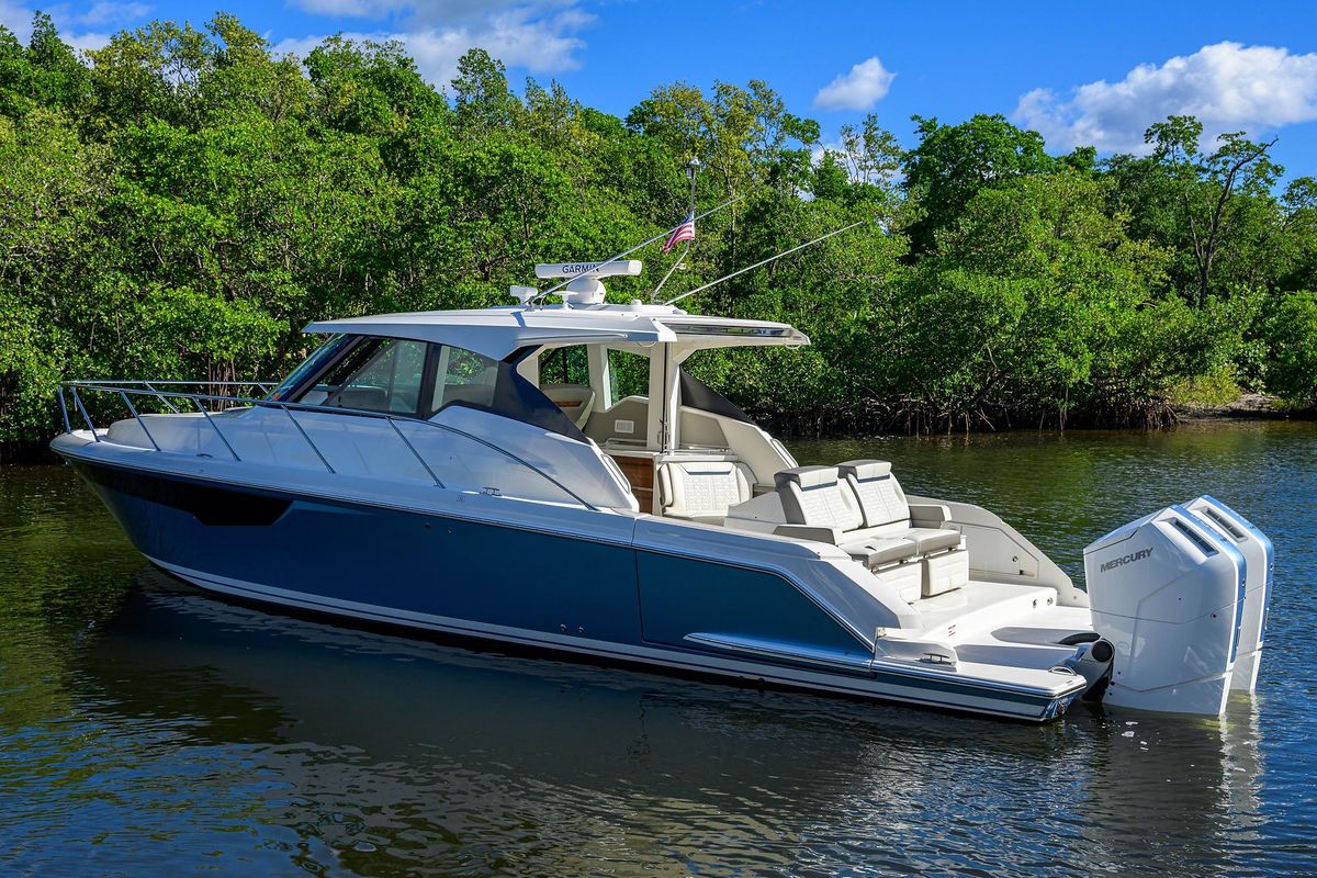 2022 Tiara Yachts 43 