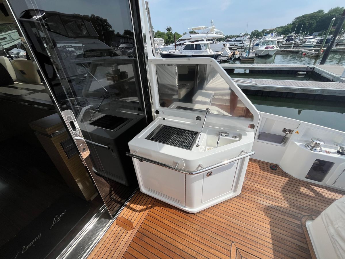2014 Azimut 55 