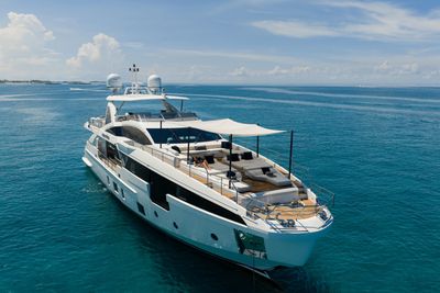 Yacht
