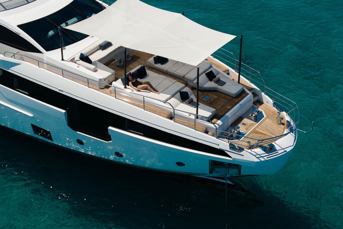 2023 Azimut 102 