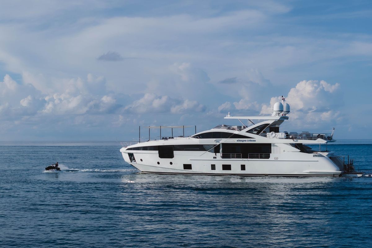 2023 Azimut 102 