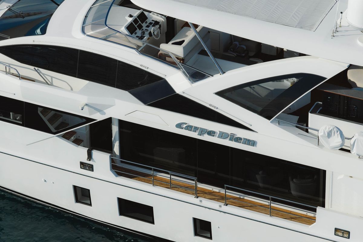 2023 Azimut 102 
