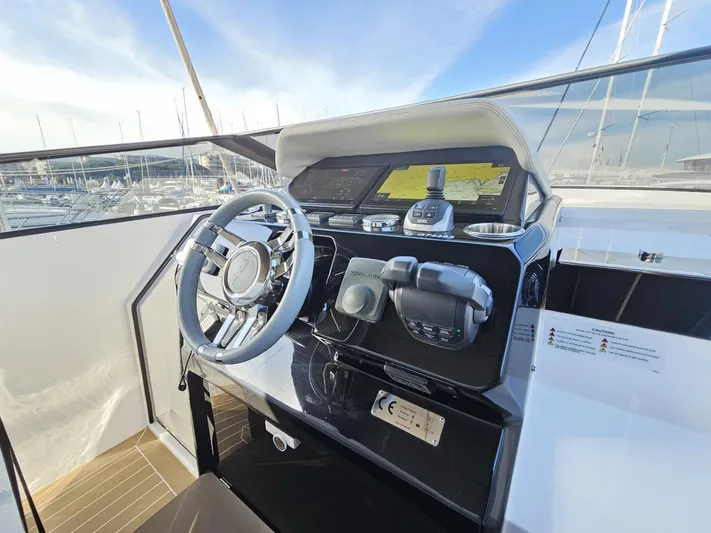 Rio 50 Yacht Photos Pics 