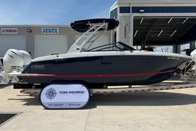 Cobalt R8 Outboard