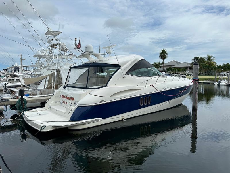 2005 Cruisers Yachts 520 Express