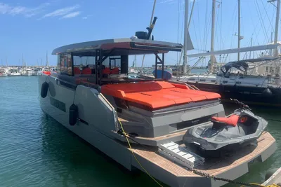 2022 De Antonio Yachts D50 Coupé