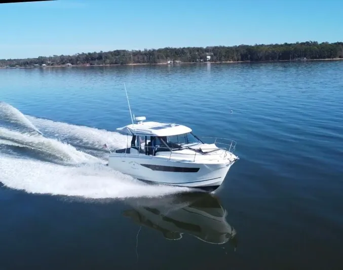 Roamin' Holiday Yacht Photos Pics 