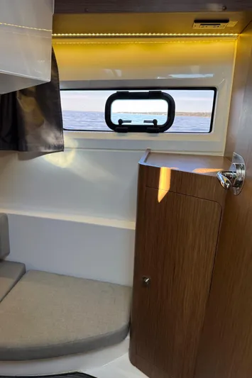 Roamin' Holiday Yacht Photos Pics 