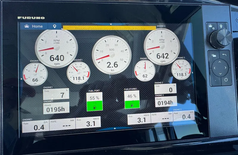 Roamin' Holiday Yacht Photos Pics 