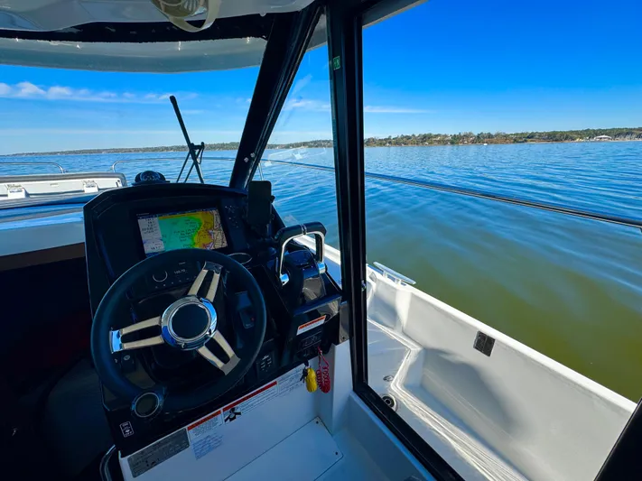 Roamin' Holiday Yacht Photos Pics 