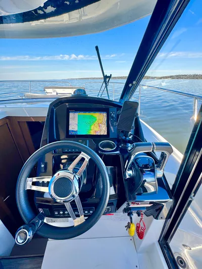 Roamin' Holiday Yacht Photos Pics 