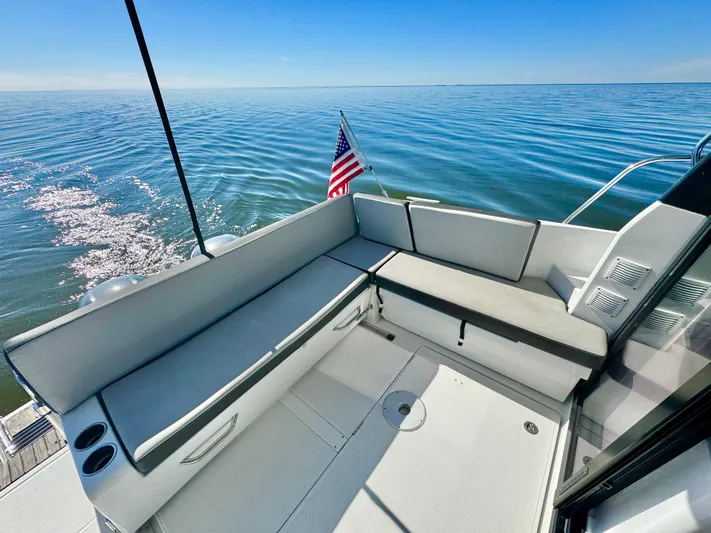 Roamin' Holiday Yacht Photos Pics 