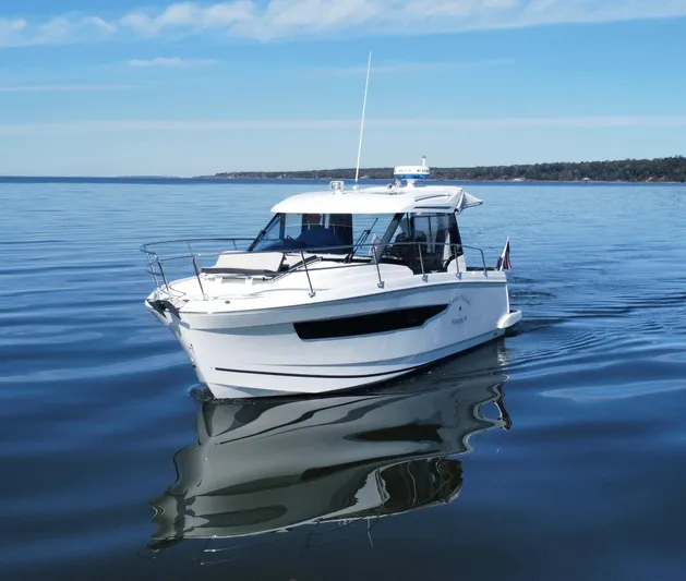 Roamin' Holiday Yacht Photos Pics 