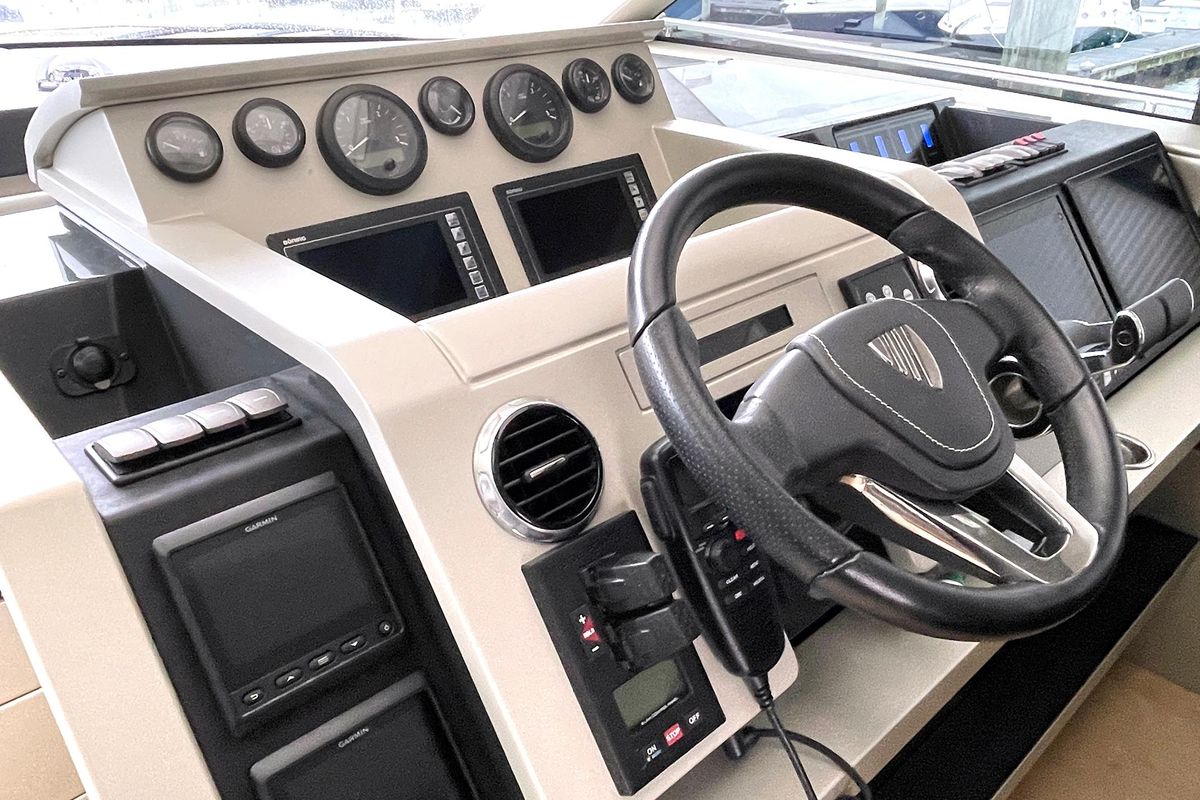 2016 Fairline 62 