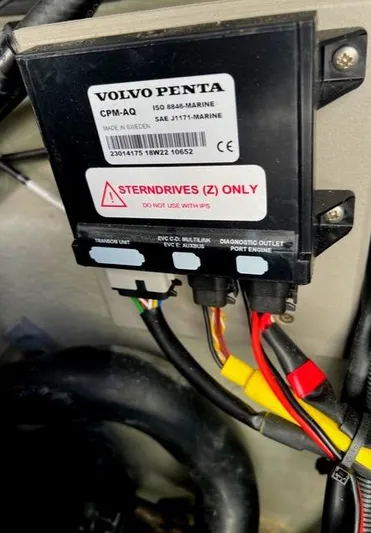Maramor Yacht Photos Pics Volvo Penta control unit in a 2019 Sargo 33 All Season boat.