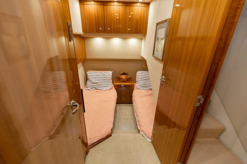 Barefoot Drive Yacht Photos Pics 2008 Viking 64 Enclose Bridge- Guest Stateroom