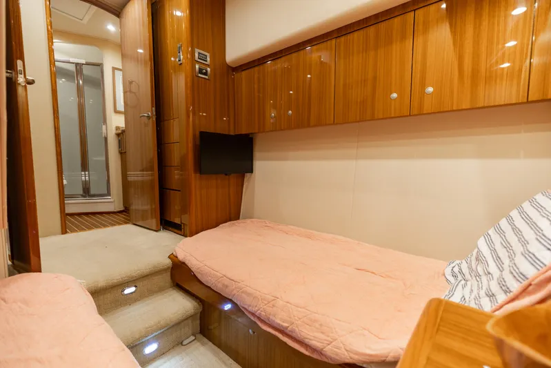 Barefoot Drive Yacht Photos Pics 2008 Viking 64 Enclose Bridge- Guest Stateroom