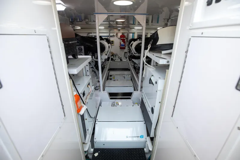 Barefoot Drive Yacht Photos Pics 2008 Viking 64 Enclose Bridge- Engine Room