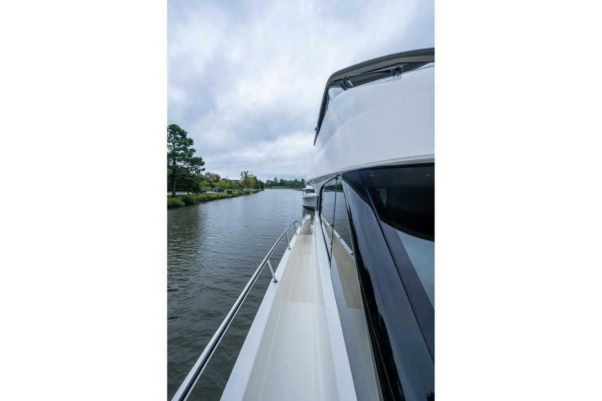2023 Maritimo 55 
