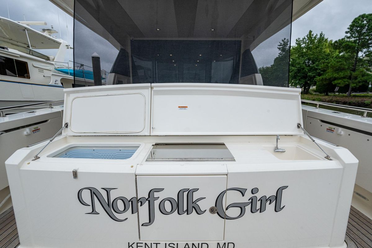 2023 Maritimo 55 