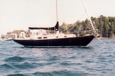 Hinckley Pilot 35 Sloop (Hull #100)