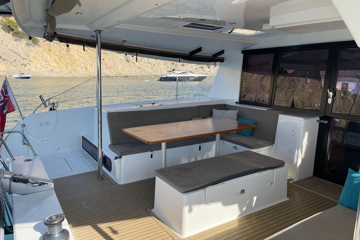 2014 Fountaine Pajot 44 