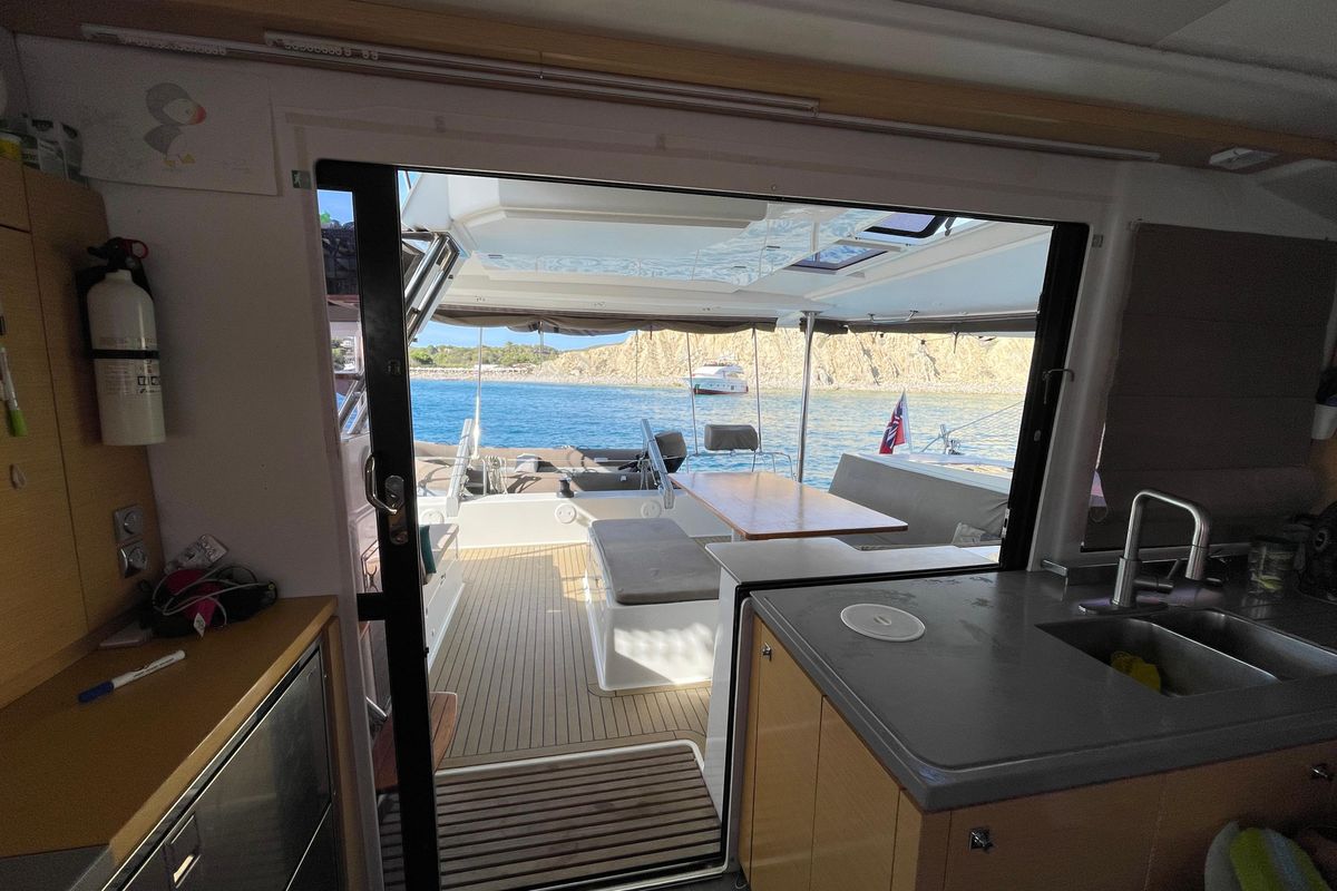 2014 Fountaine Pajot 44 