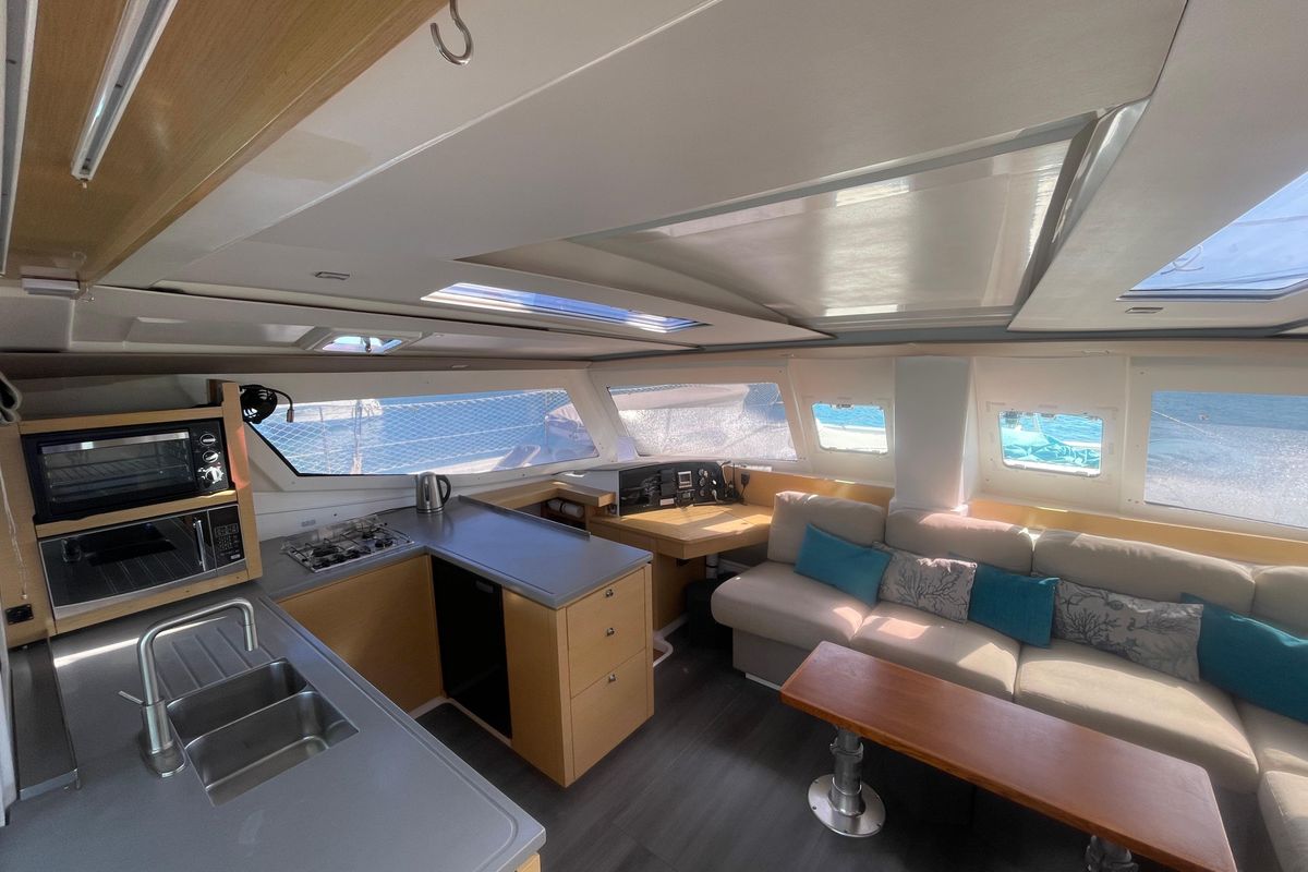 2014 Fountaine Pajot 44 