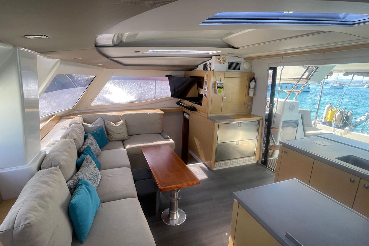 2014 Fountaine Pajot 44 